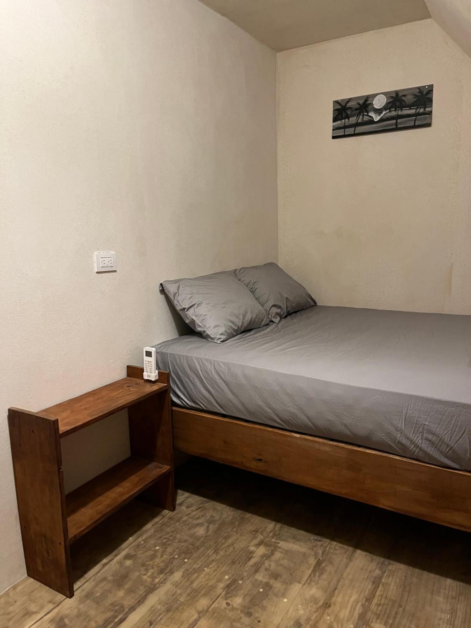 Hostel Tuanis Surf Camp Playa Santa Teresa  Εξωτερικό φωτογραφία